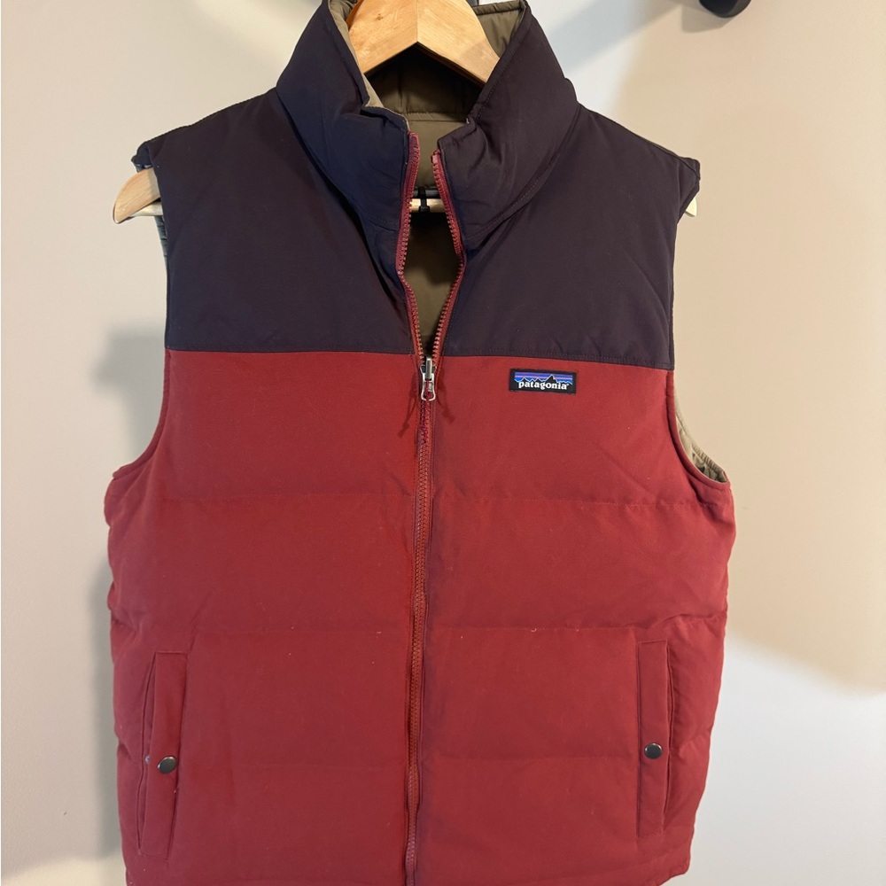 Patagonia Navy Blue and Burnt Red Puffer Vest